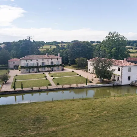 Domaine De La Partoucie Nocleg ze śniadaniem Confolens