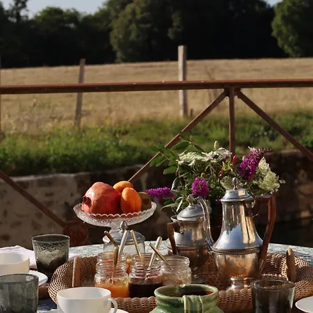 Domaine De La Partoucie 住宿加早餐酒店 孔佛朗