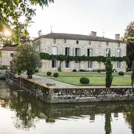 Domaine De La Partoucie 3* Confolens