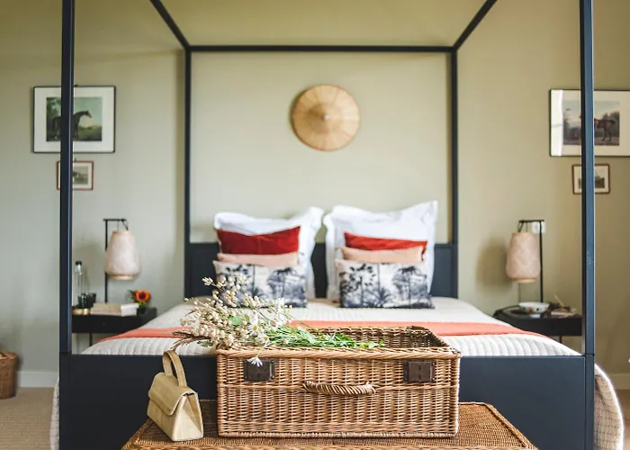 Domaine De La Partoucie Bed & Breakfast Confolens